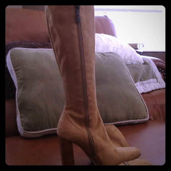 CAMEL colored suede knee high boots! SEXY!!