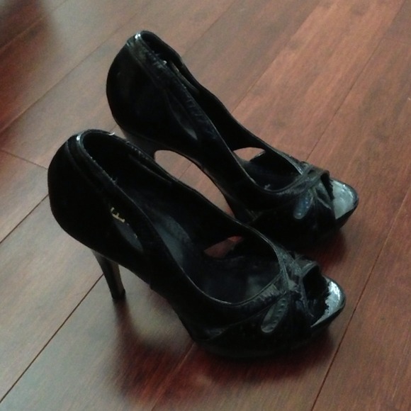 Black Heels - Picture 2 of 4