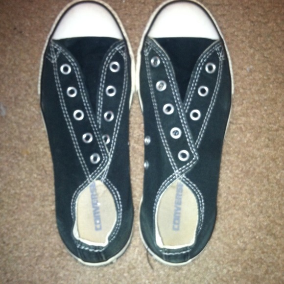 Classic black and white converse!