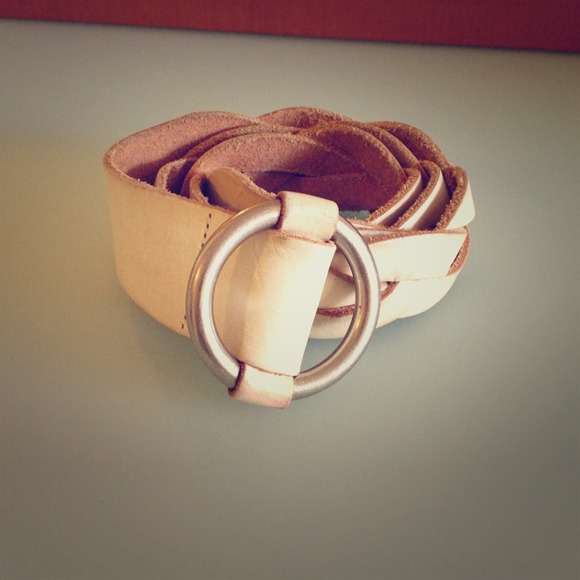 Off white Fossil belt