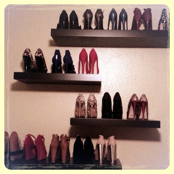 CHECK OUT MY CLOSET! MAKE ME AN OFFER!!