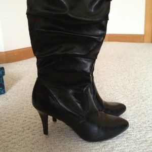 Black, knee-high, pointed-toe, scrunched boots