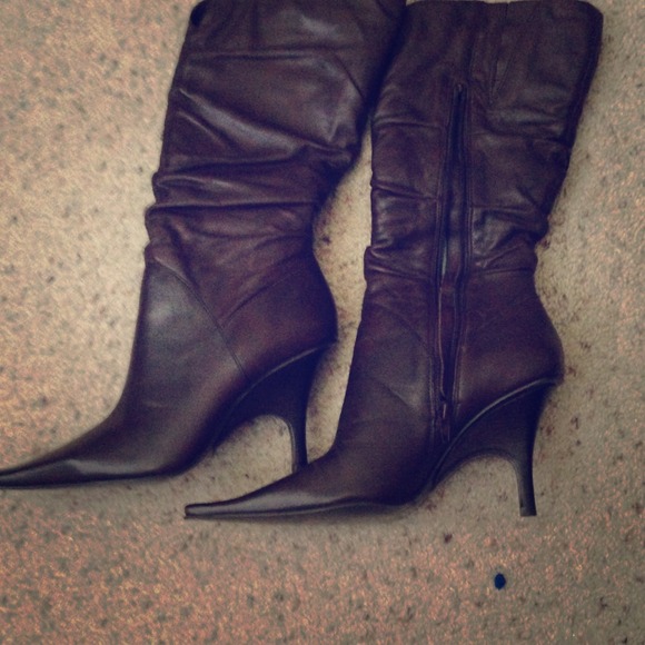 Brand new brown wedge boots
