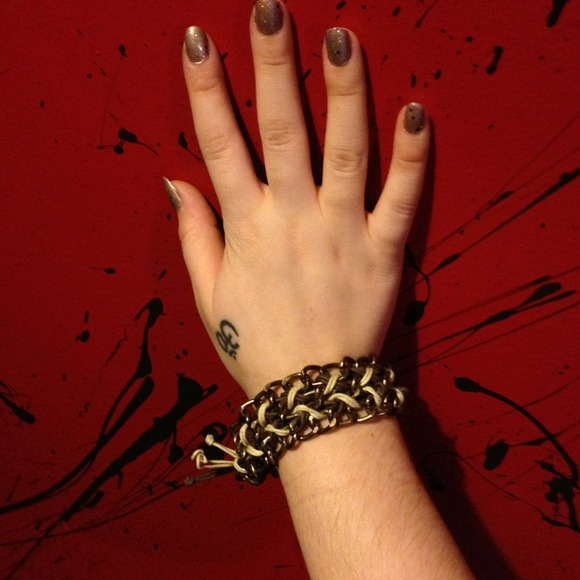 🎉REDUCED! Steampunk Bronze & FabricWoven Bracelet - Picture 4 of 4