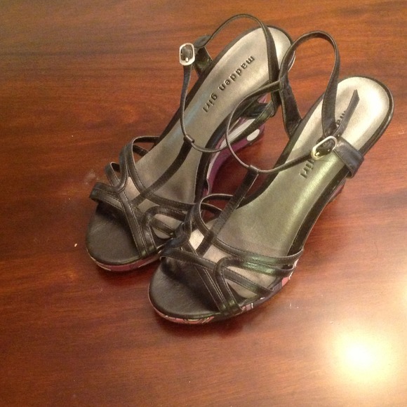 💥Reduced💥$12MADDEN girl wedges