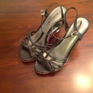 💥Reduced💥$12MADDEN girl wedges