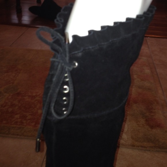 BCBG black boots - Picture 2 of 4