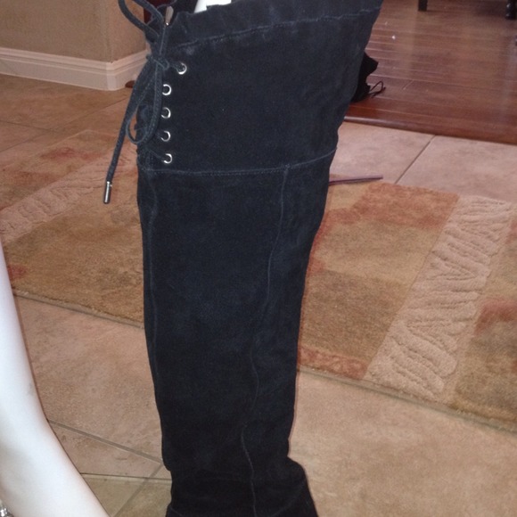 BCBG black boots - Picture 3 of 4