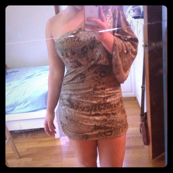 Off the shoulder cheetah dress!