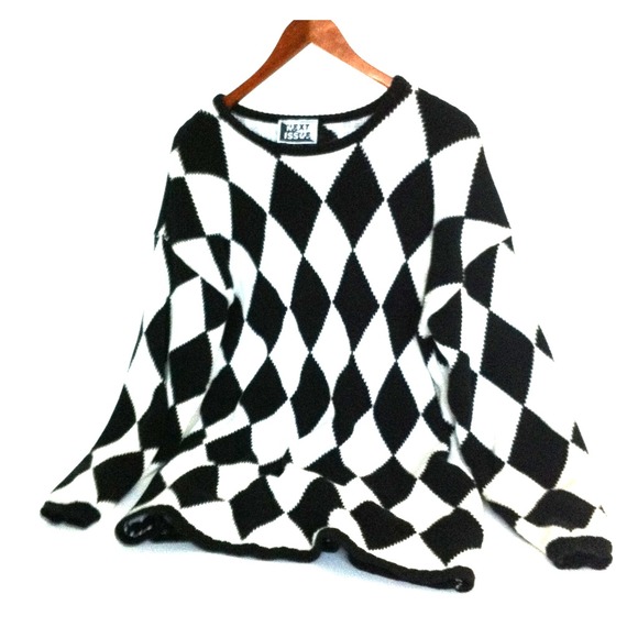 Black and white sweater - Picture 1 of 1