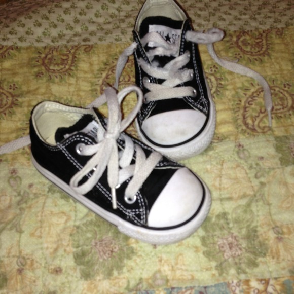 Toddler converse Sz 6
