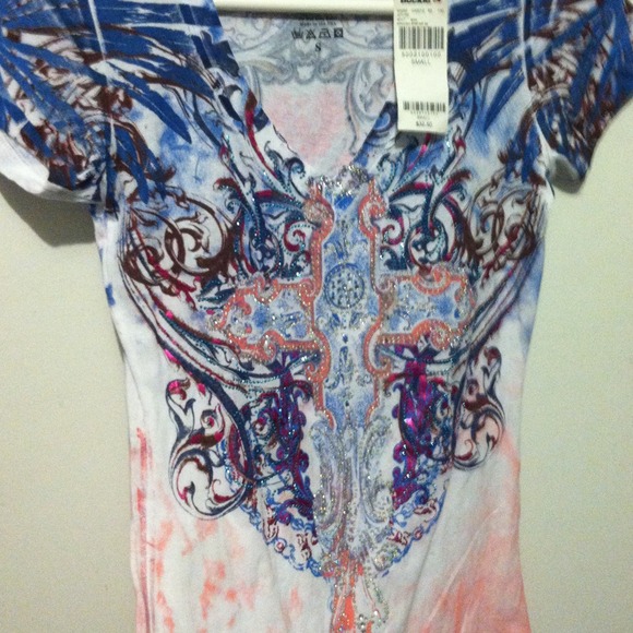 Tiny Diamond studded white wing an shoulder shirt
