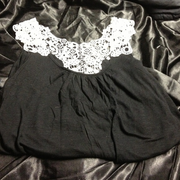 black lace back runner tank.