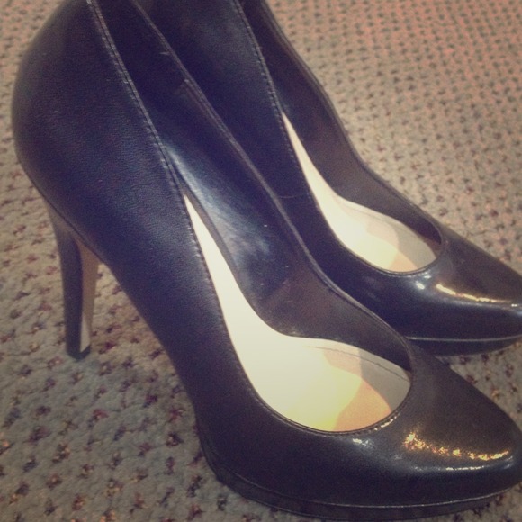 Aldo timeless black pumps pre loved sz. 38