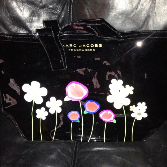Blk Pantene Marc Jacobs fragrance tote.