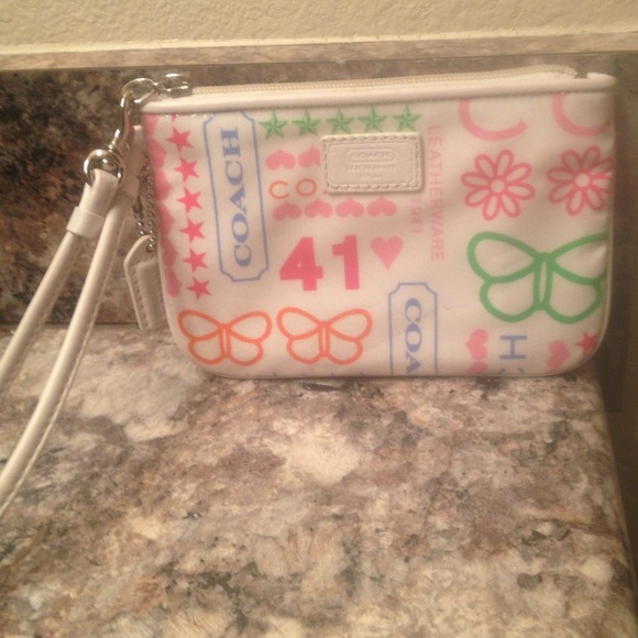 💜Reserved💙 Coach Wristlet