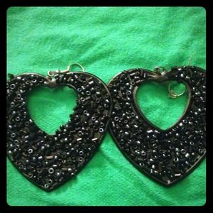 Adorable black heart-shaped earrings