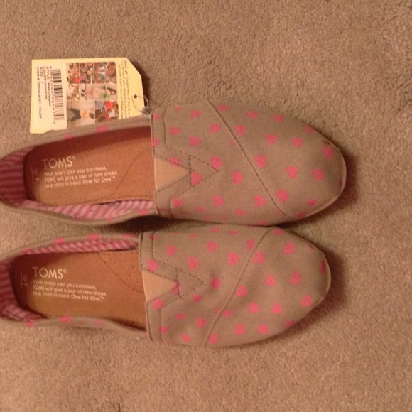 TOMS Shoes - Pink heart toms