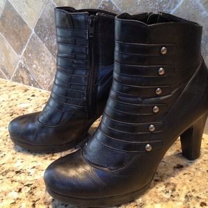 HOT KISS BRAND SIZE 7.5 ANKLE BOOTS RES. IDAGUZ