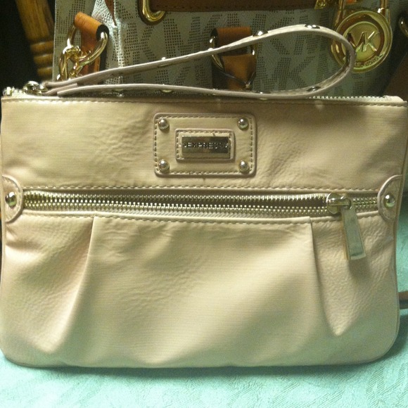express wristlet