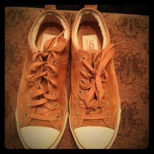 Ugg converse 61/2. Worn maybe 3 times ON HOLD !!!