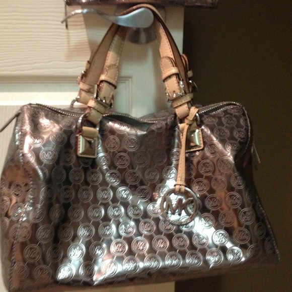 Purse and wallet authentic Michael Kors