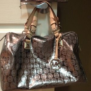 Purse and wallet authentic Michael Kors