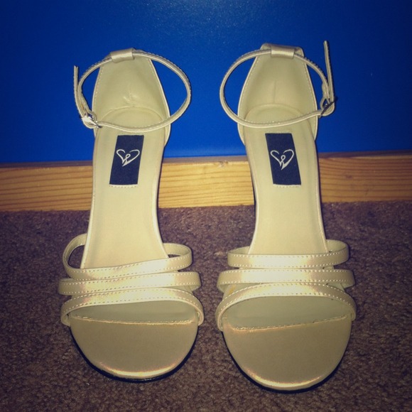 strappy evening sandal - Picture 1 of 4
