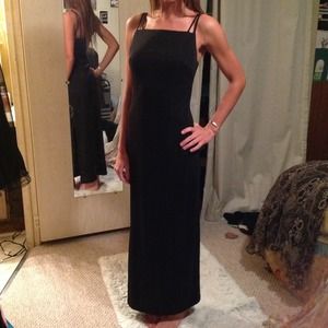 REDUCED: ⭐️ Black Floor length loose/sexy dress!✨