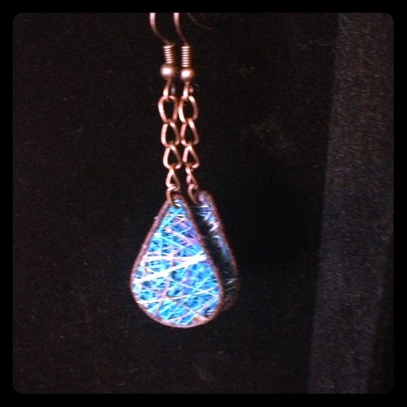 **SOLD**Delicate drop earrings