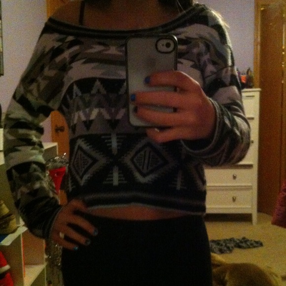 Aztec sweater - Picture 2 of 2