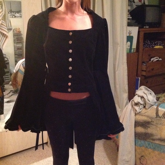 ⭐️SALE: NWOT Black velvet coat Pyramid Collec.🌟
