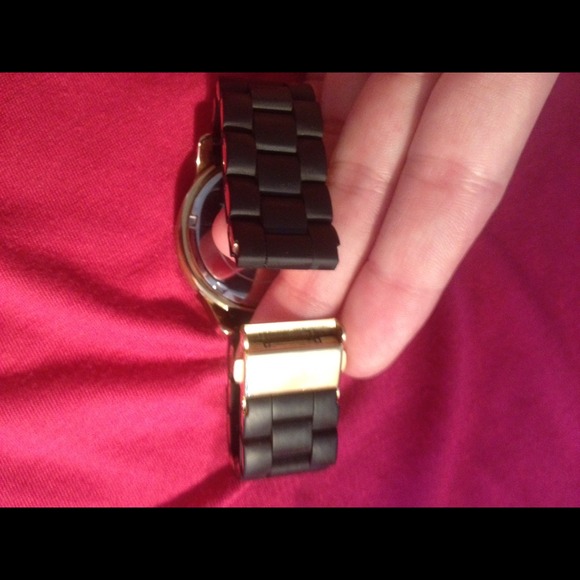 Michael Kors black & gold watch - Picture 4 of 4