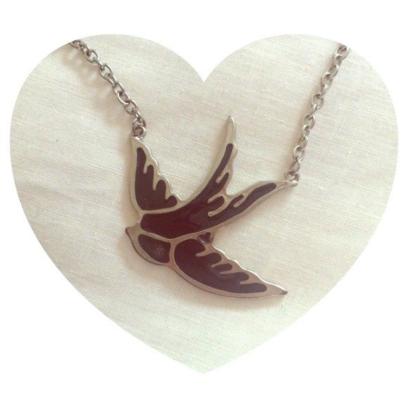 ❌SOLD❌Swallow necklace