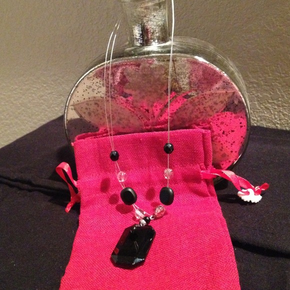 Shiny Black Stone and Crystal Bead Necklace - Picture 1 of 1