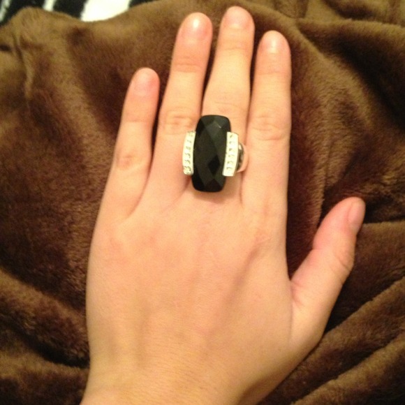 Stylish ring. - Picture 2 of 2