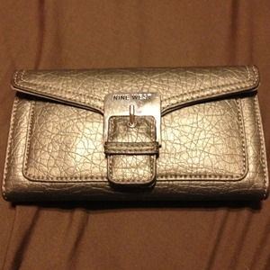 Nine West wallet