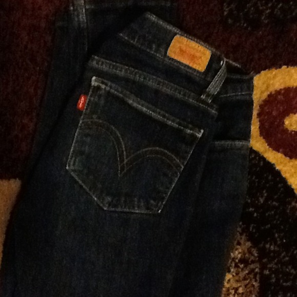 SOLD        2pairs of skinny levis $15/ea.