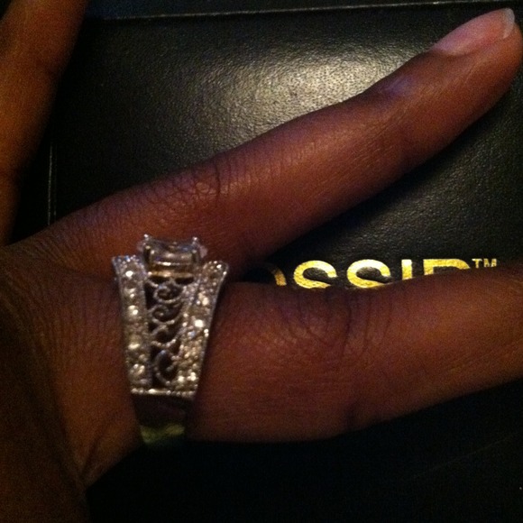 Very cute ring - Picture 3 of 3