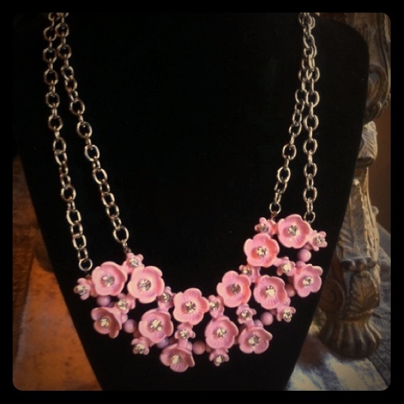 Jewelry - Host Pick pink metal enamel flower  necklace