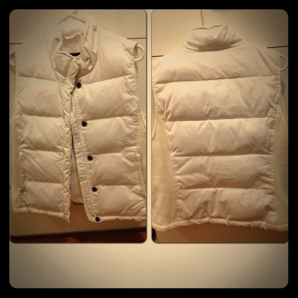 Reserved @BRE1214 GAP white puffer vest