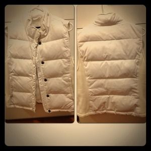 Reserved @BRE1214 GAP white puffer vest