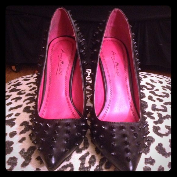 Studded pumps