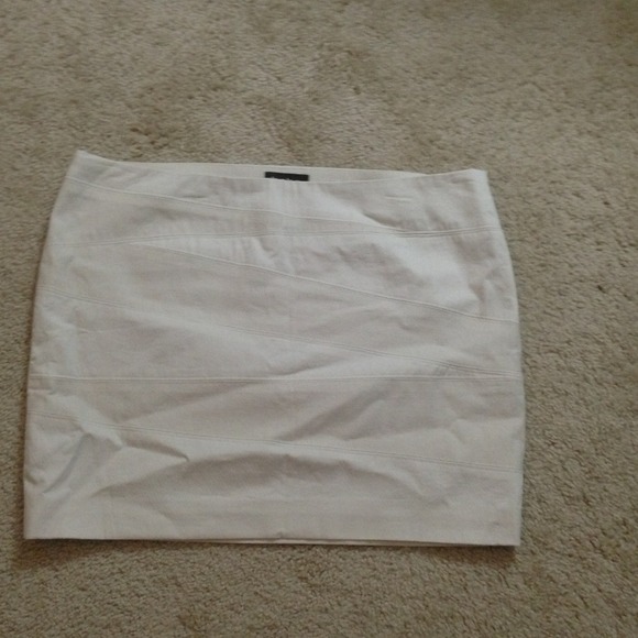 Bebe skirt