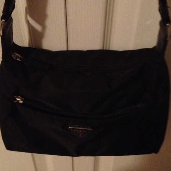 💥💥SOLD💥💥GUESS purse - Picture 2 of 4