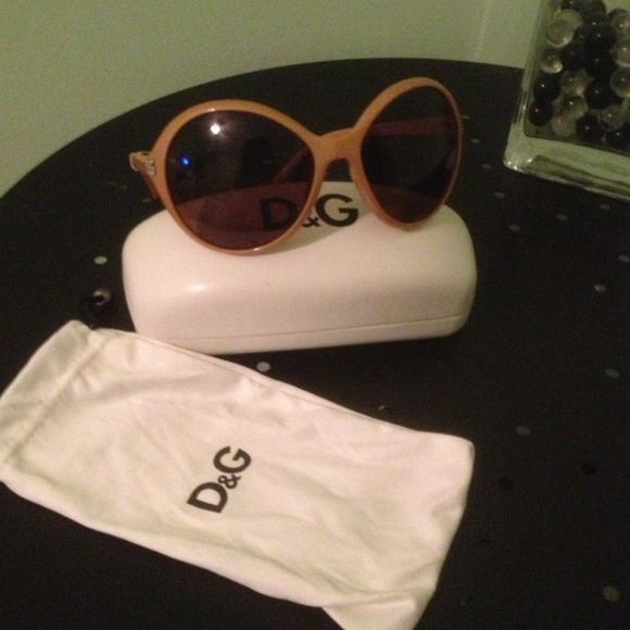 Dolce and Gabanna round glam shades!
