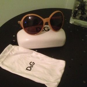 Dolce and Gabanna round glam shades!