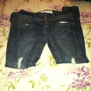 Super cute dollhouse skinny jeans! Never worn.