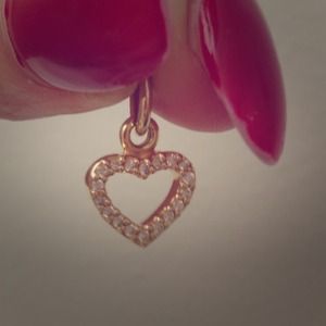 PANDORA DIAMOND HEART PENDANT. 10 REAL DIAMONDS!!
