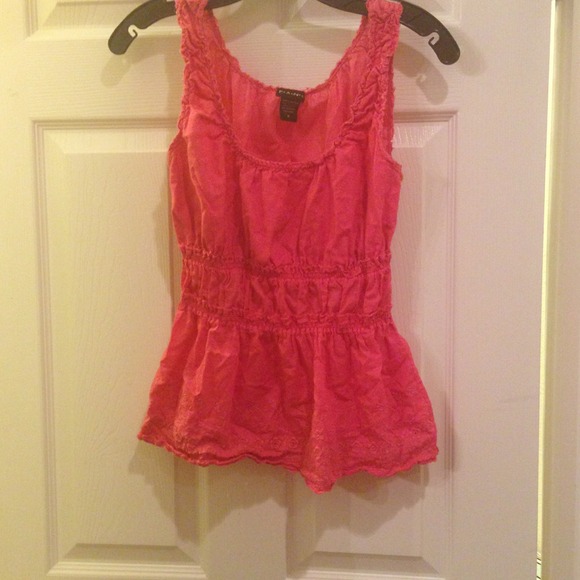 TRADED! Pretty pink tank w/embroidered bottom :)